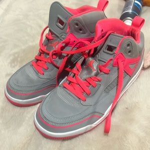 Pink Jordan’s youth 3y worn twice